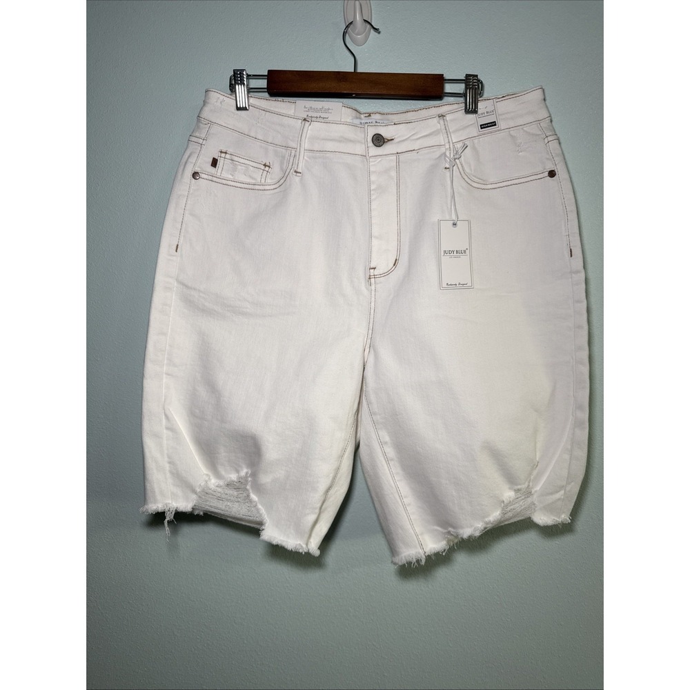 Judy Blue white cream Denim Tummy control Shorts Distressed Womens Size 2XL NWT